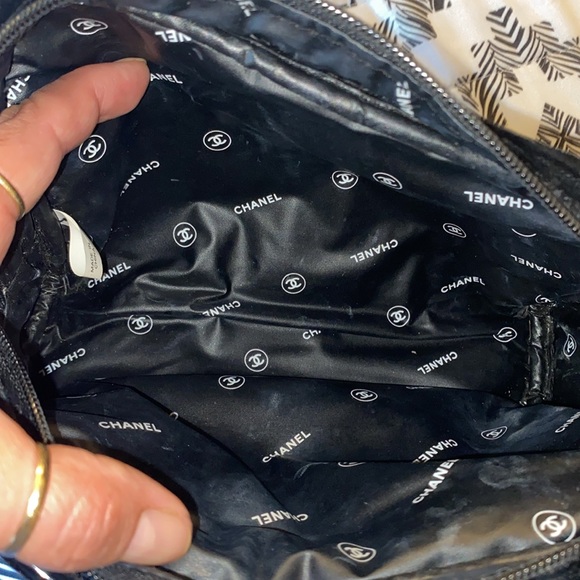 Chanel cosmetic bag - Picture 2 of 9